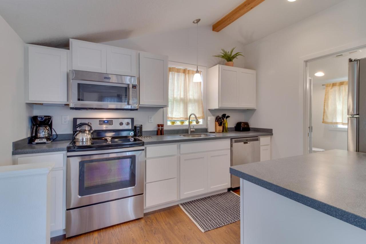 New Portland Neighborhood Studio Luaran gambar
