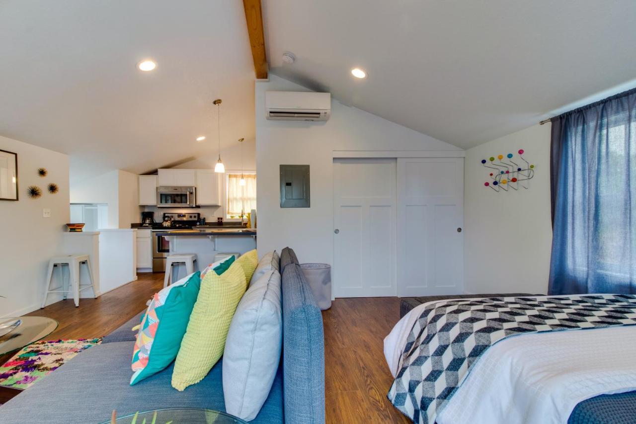 New Portland Neighborhood Studio Luaran gambar